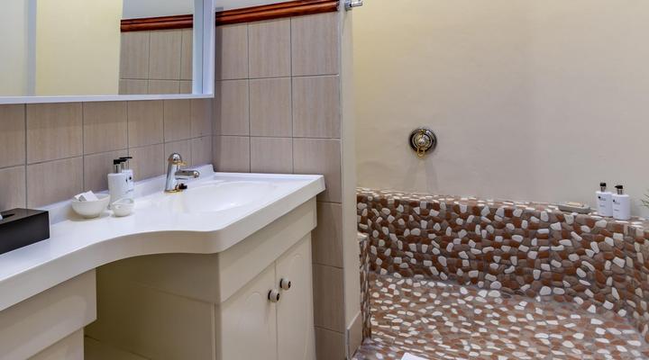 Christie's at 32 on Russell