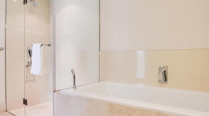 Home From Home - Canal Quays Apartments