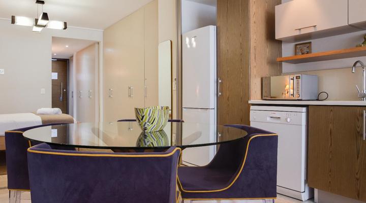 Home From Home - Canal Quays Apartments