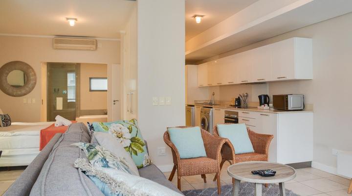 Home From Home - Canal Quays Apartments