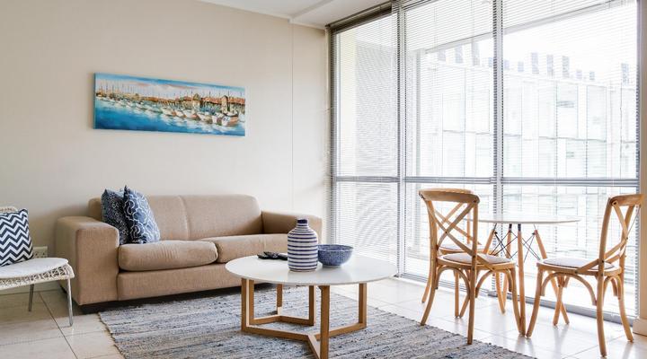 Home From Home - Canal Quays Apartments