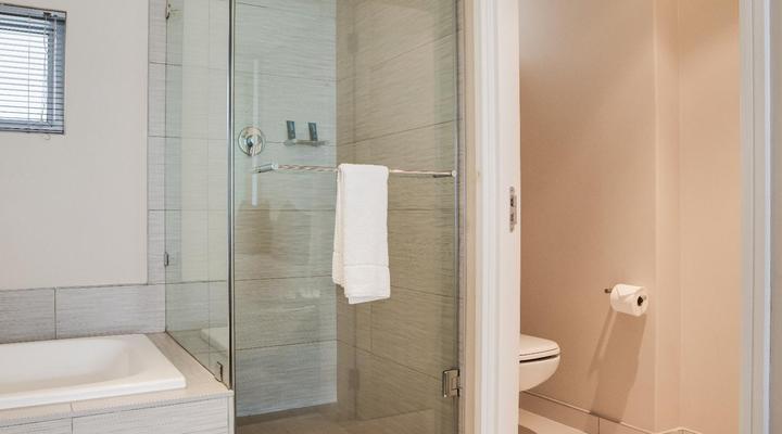 Home From Home - Canal Quays Apartments