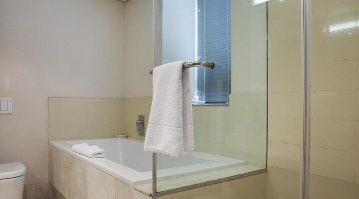 Home From Home - Canal Quays Apartments