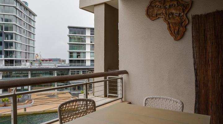 Home From Home - Canal Quays Apartments