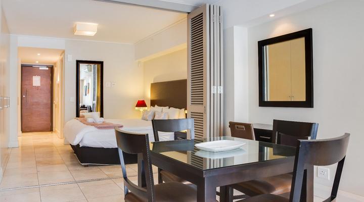 Home From Home - Canal Quays Apartments