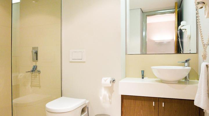 Home From Home - Canal Quays Apartments