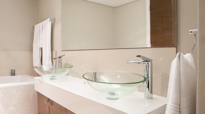 Home From Home - Canal Quays Apartments