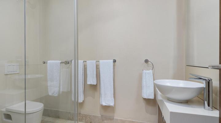 Home From Home - Canal Quays Apartments