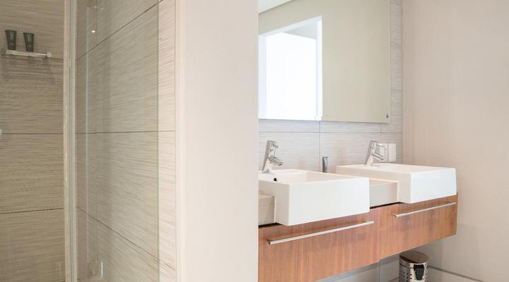 Home From Home - Canal Quays Apartments