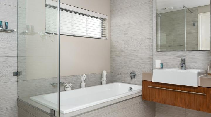 Home From Home - Canal Quays Apartments