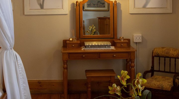 Calderwood Hall Guest House