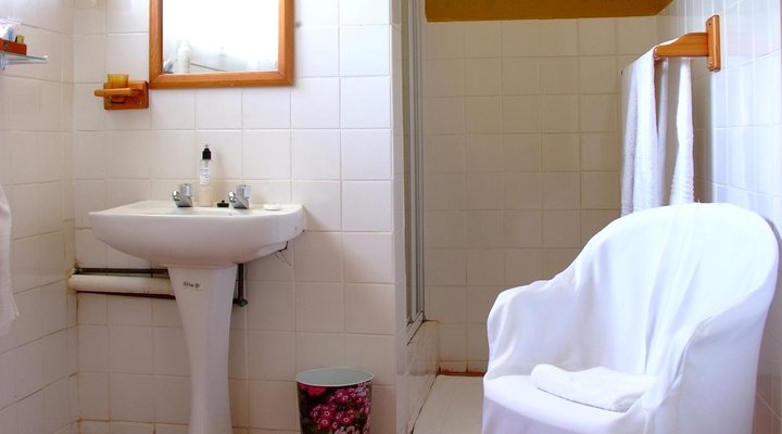 Calderwood Hall Guest House