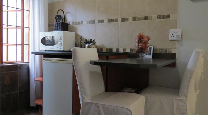 Dinkwe Lodge & Guest House