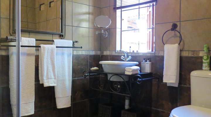 Dinkwe Lodge & Guest House