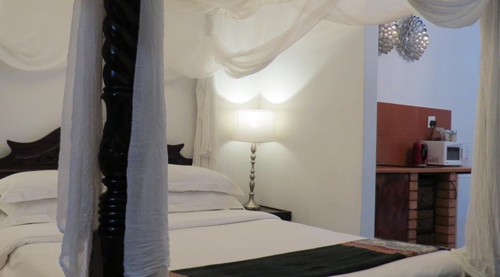 Dinkwe Lodge & Guest House