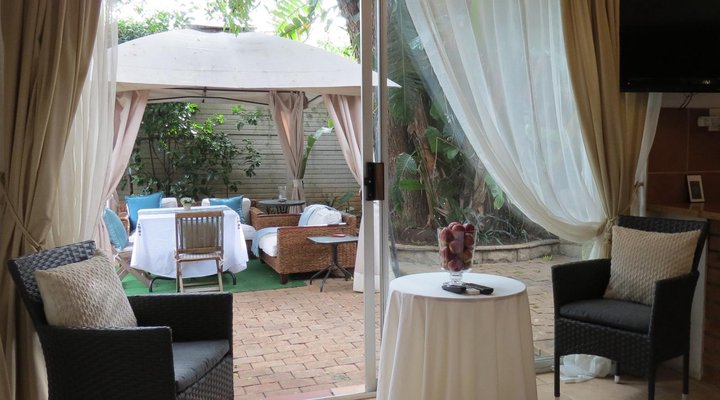 Dinkwe Lodge & Guest House