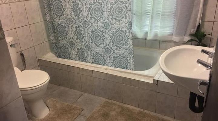 Royal Pelican Bed & Breakfast