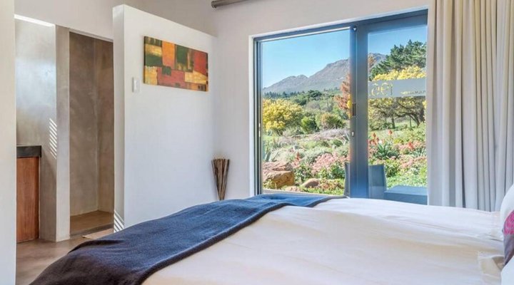 Colourful Manor Luxury Lodge