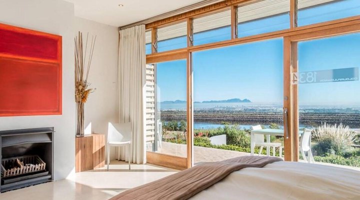 Colourful Manor Luxury Lodge
