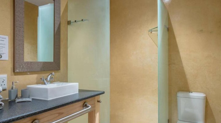 Colourful Manor Luxury Lodge