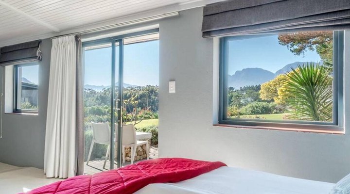 Colourful Manor Luxury Lodge