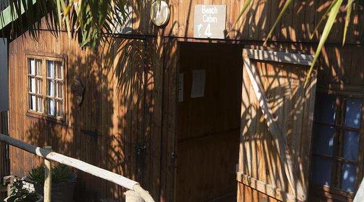 Ansteys Beach Self-Catering and Backpackers