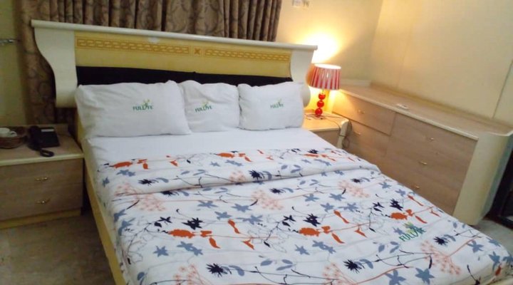 Green Royal Hotel (04 Royale Hotel)