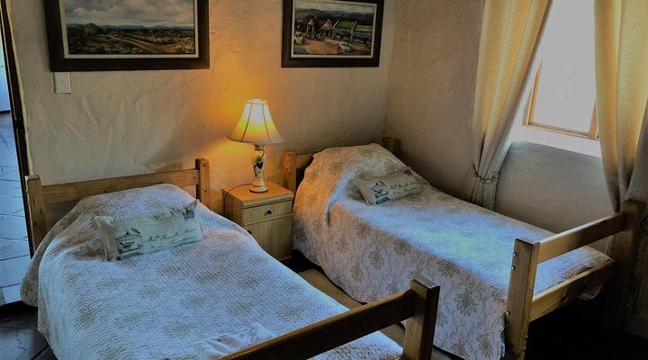 Oaksrest Vineyards Guest Farm