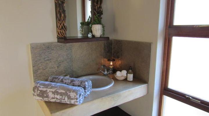 Raptor Retreat Game Lodge