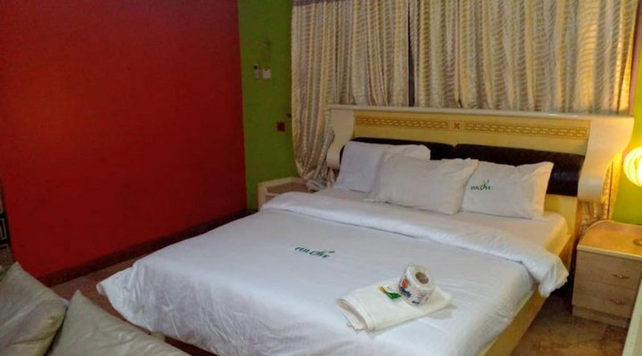 Green Royal Hotel (04 Royale Hotel)