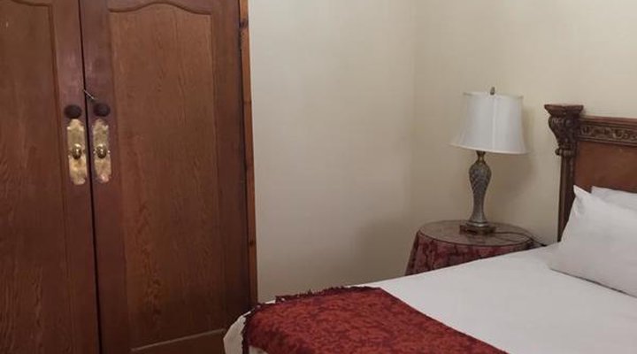 Cricklewood Manor Boutique Hotel