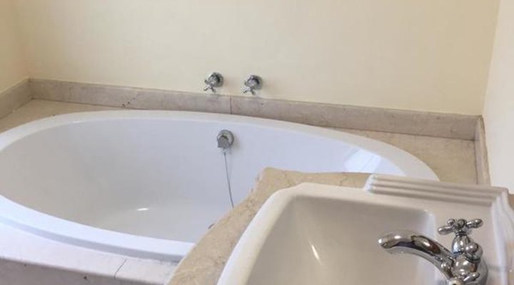 Cricklewood Manor Boutique Hotel