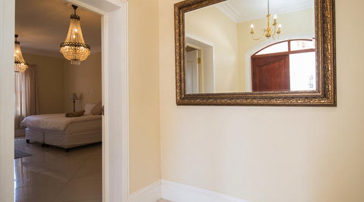 Cricklewood Manor Boutique Hotel