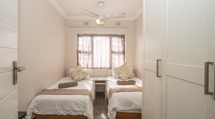 Banana Beach Club E2