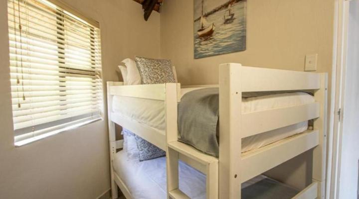 Banana Beach Club E2