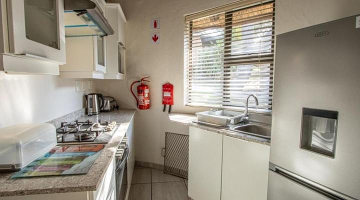 Banana Beach Club E2