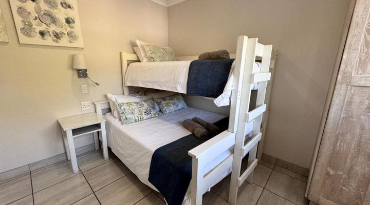 Banana Beach Club E2