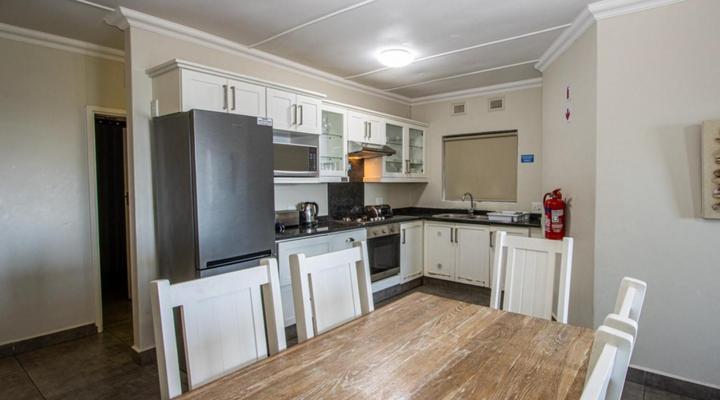 Banana Beach Club E2