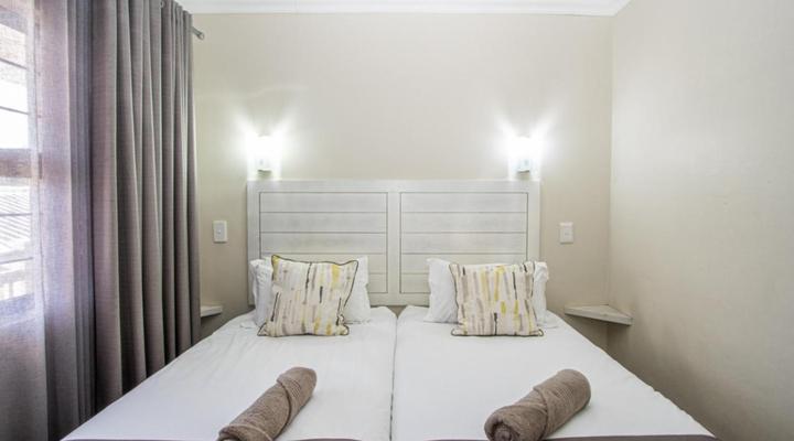 Banana Beach Club E2