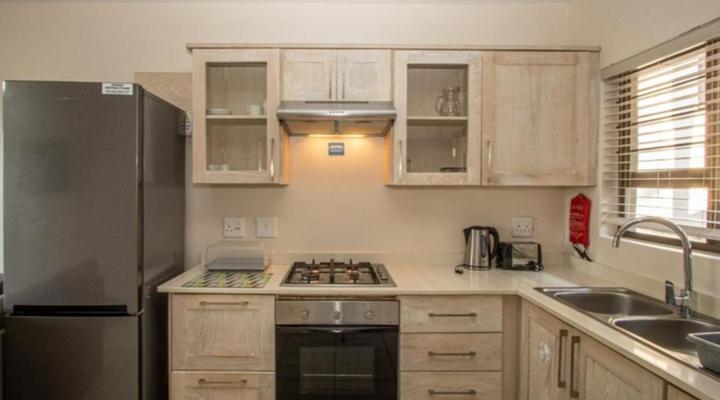 Banana Beach Club E2