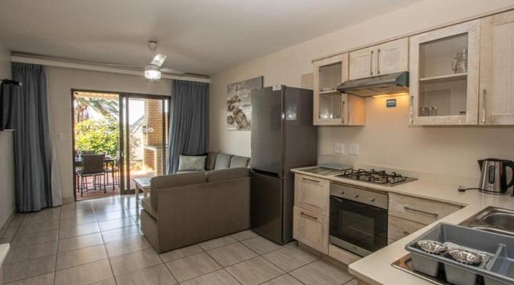 Banana Beach Club E2