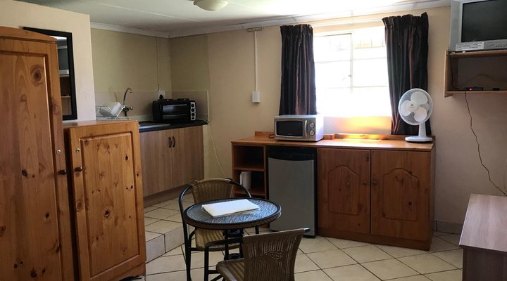 Loebies Guestfarm & Predator Park