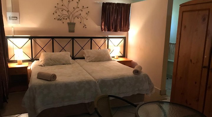 Loebies Guestfarm & Predator Park