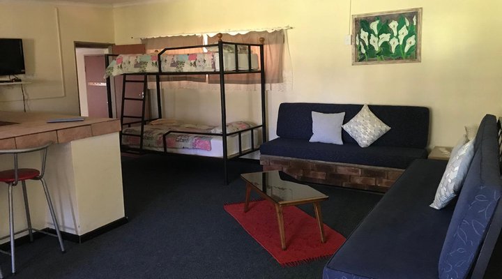 Loebies Guestfarm & Predator Park