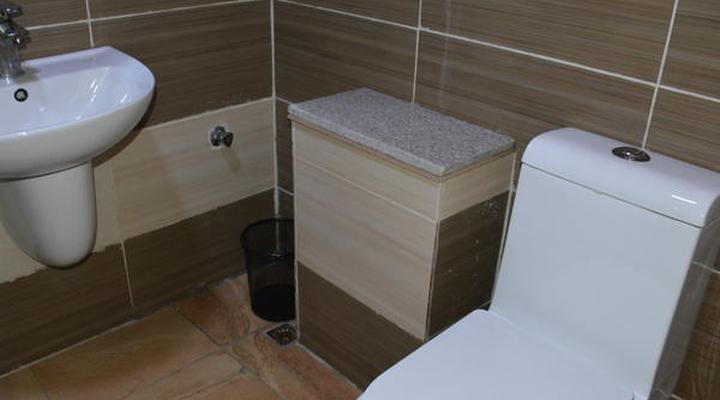 Platinum Inn Gee Hotel