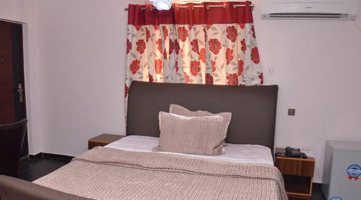 Platinum Inn Gee Hotel