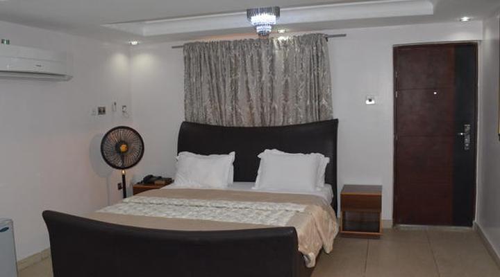 Platinum Inn Gee Hotel