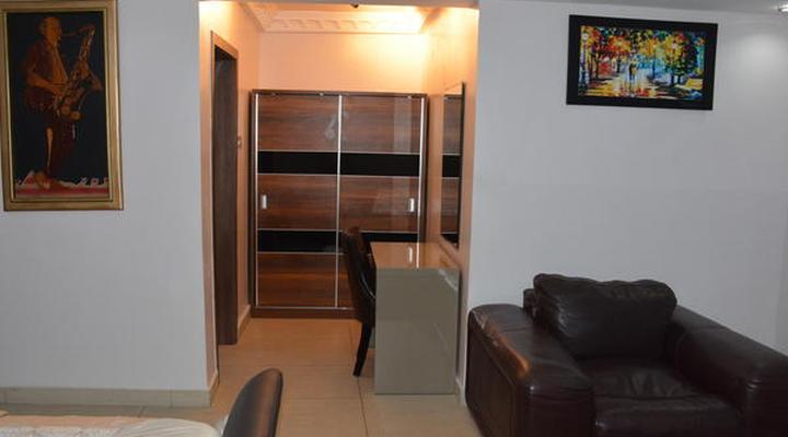 Platinum Inn Gee Hotel