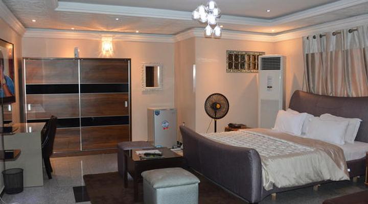 Platinum Inn Gee Hotel