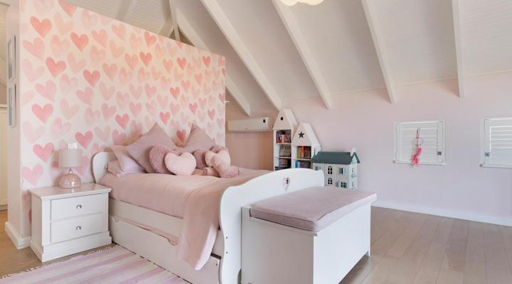 Escape to Luxurious, Coastal Retreat